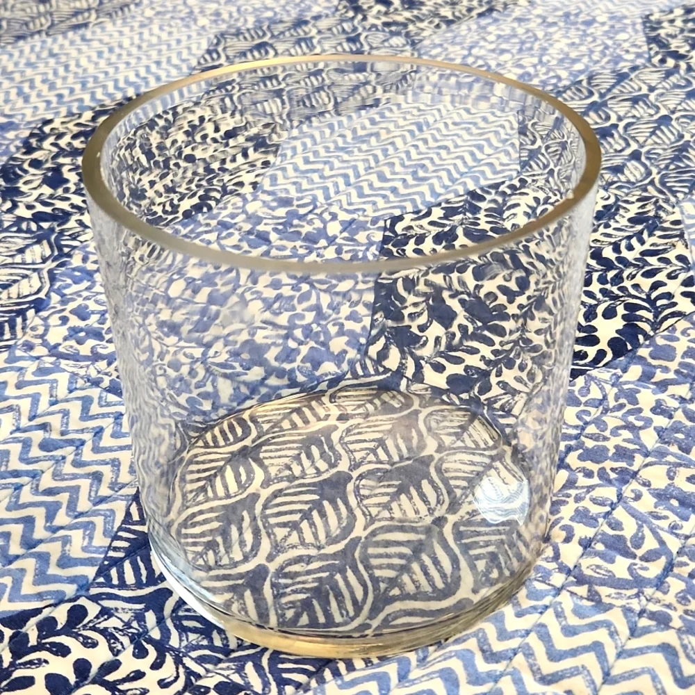 White Barn Scented Candle - Picture 3 of 6